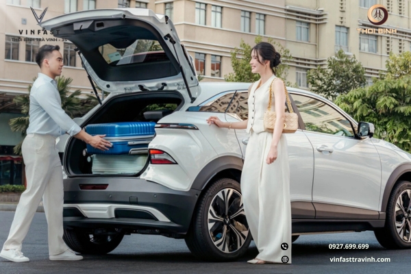 Cùng Người Dân Củ Chi Lăn Bánh VinFast VF 6 Dễ Dàng