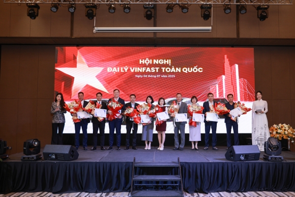 VinFast Tây Ninh tỏa sáng tại Hội nghị Tổng kết Quý II/2025: Top 10 toàn quốc