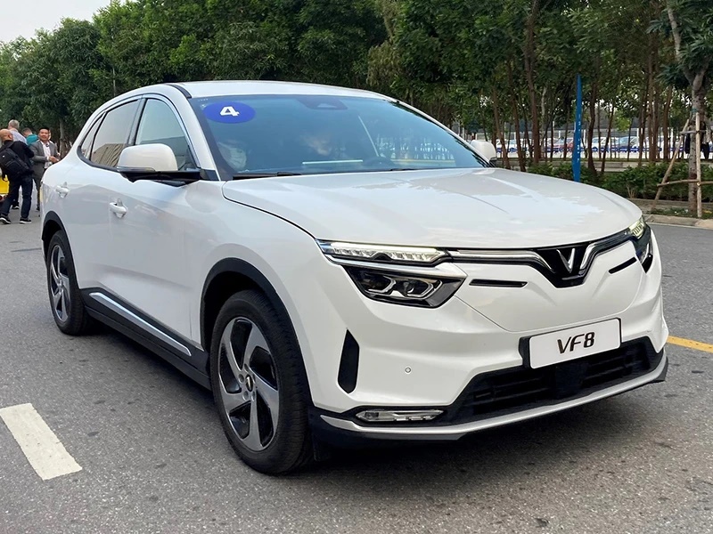 Vinfast-vf8-tai-vinfast-tay-ninh-2.jpg